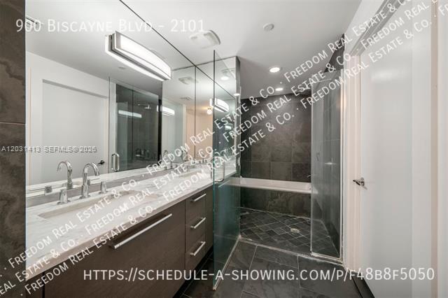 Building Photo - 900 Biscayne Blvd