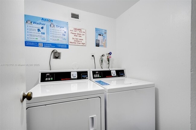 Building Photo - 18071 Biscayne Blvd