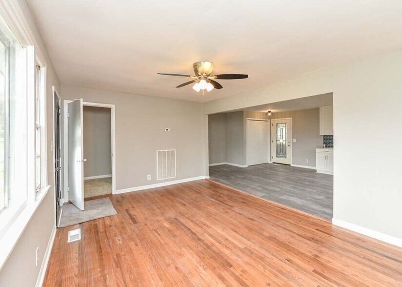 Building Photo - 146 Cranwill Dr