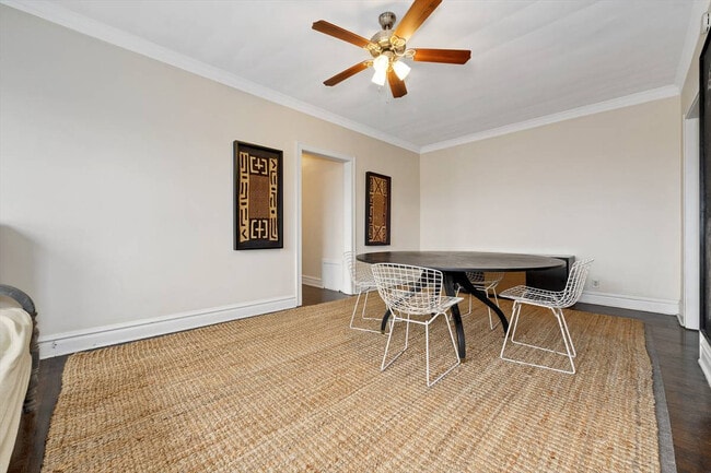 Building Photo - 3615 N Sawyer Ave