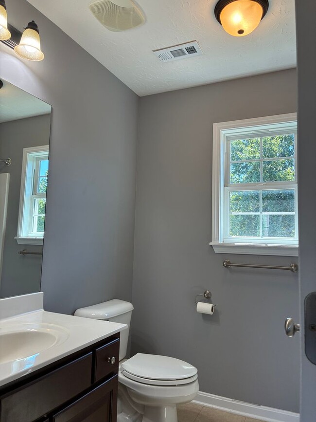 Building Photo - **ELIZABETHTOWN INDEPENDENT SCHOOL DISTRICT**