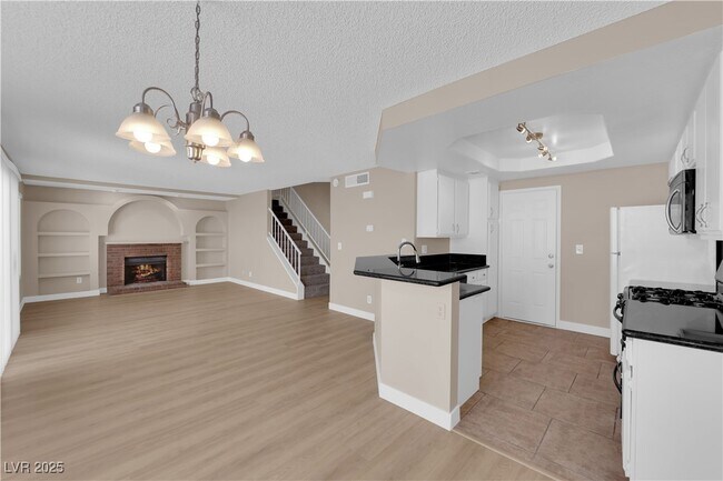 Building Photo - 2830 Belleza Ln