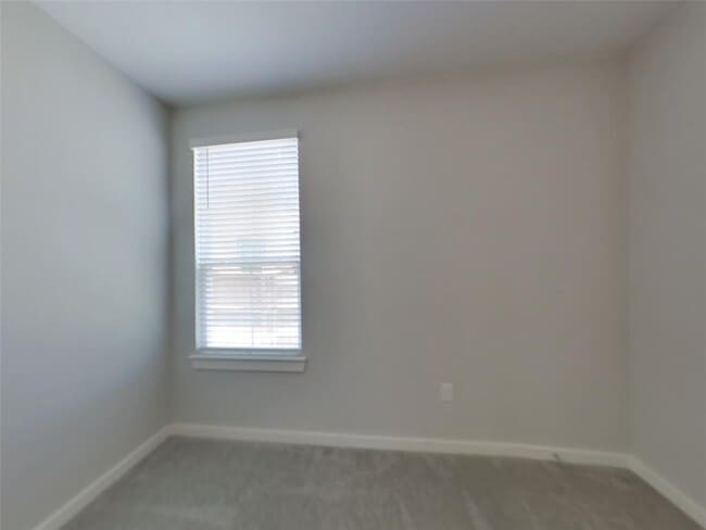 Building Photo - 556 Raglands Rd