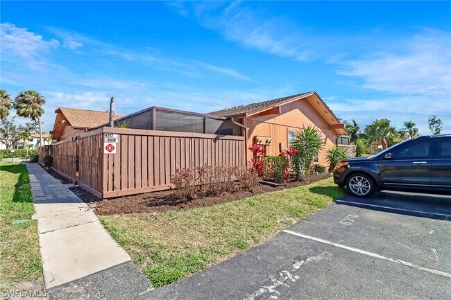 Building Photo - 6310 Royal Woods Dr
