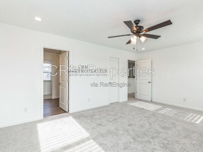 Building Photo - 3489 Briarwick Dr