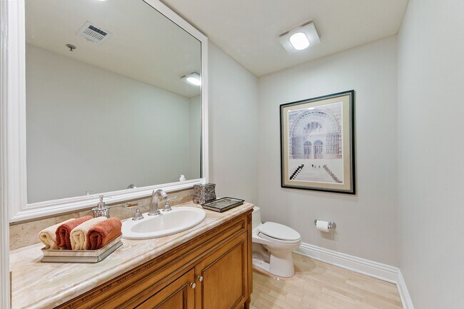 Building Photo - 11840 Dorothy St