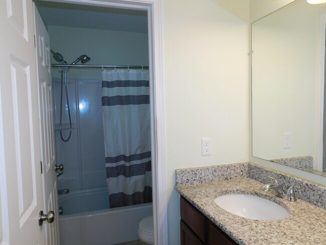 Building Photo - 4251 Lilac Ln