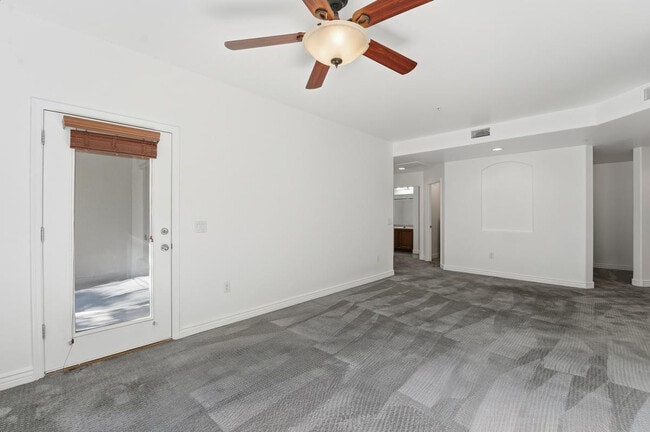 Building Photo - 5450 E Deer Valley Dr
