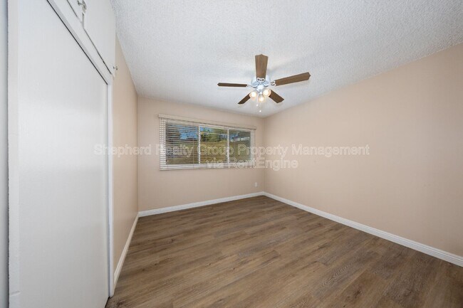 Building Photo - 6574 Valley Dr