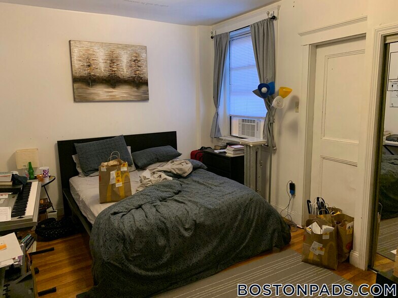 Building Photo - 19 Egremont Rd