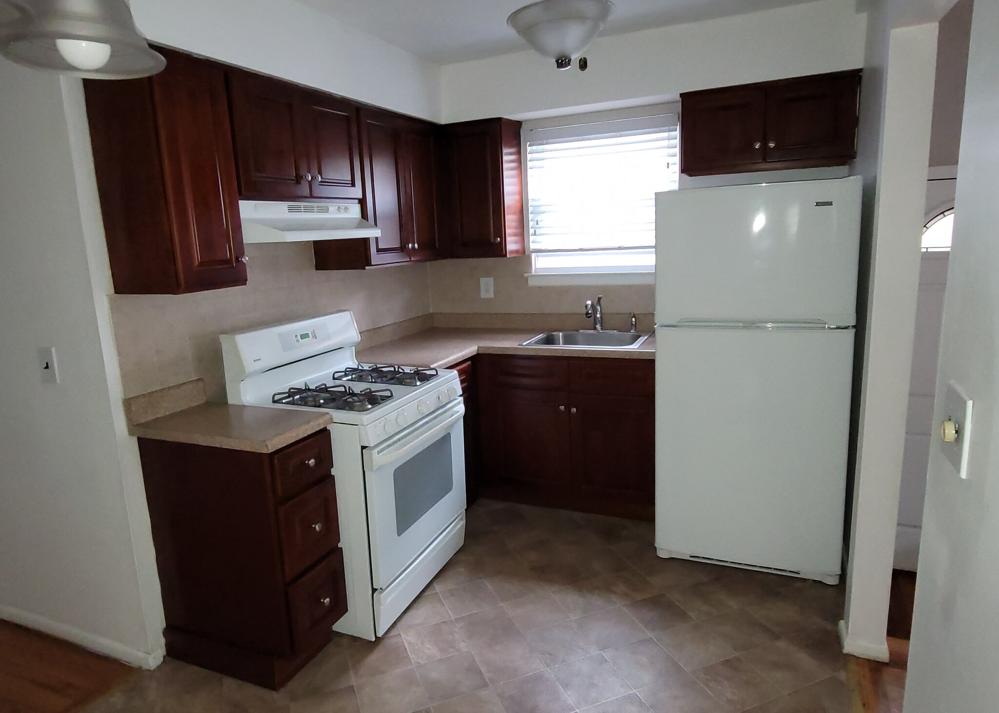 Building Photo - 31 Devens St