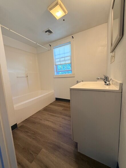 Building Photo - 64 Seaver St