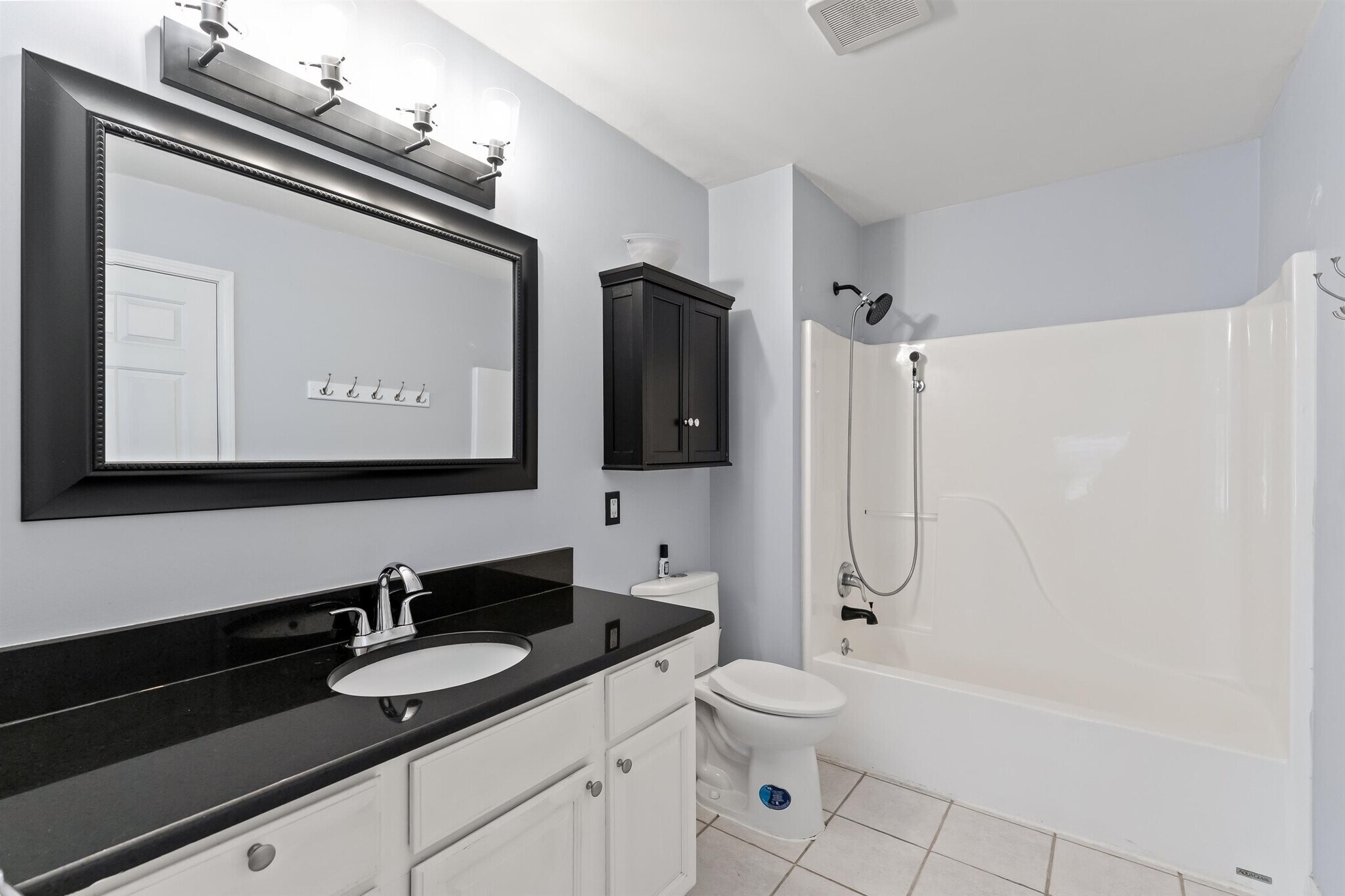 Building Photo - 512 W 12 Mile Rd