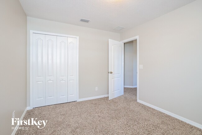 Building Photo - 5123 Northlawn Way