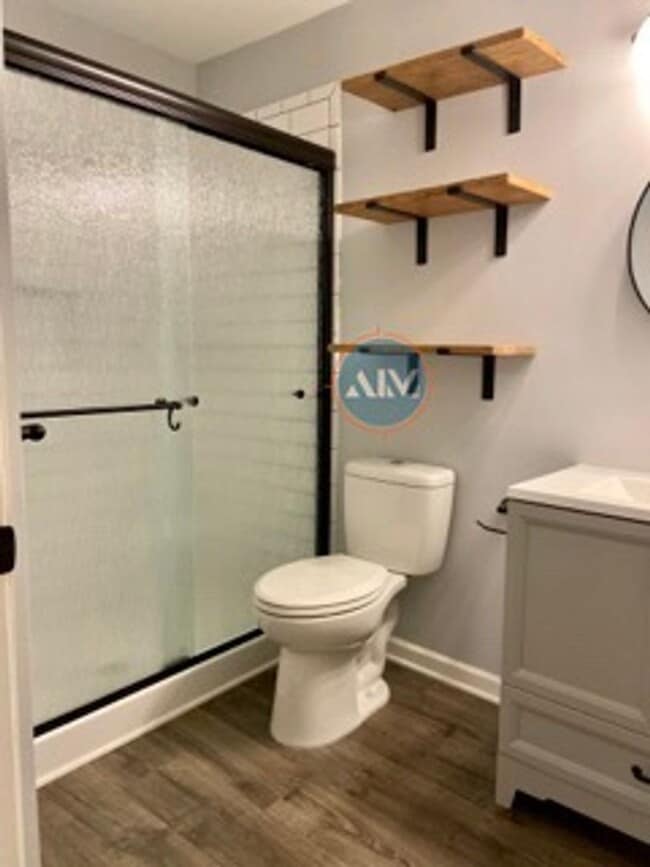 Building Photo - Second-Floor 1BR at The Estate at Westbury