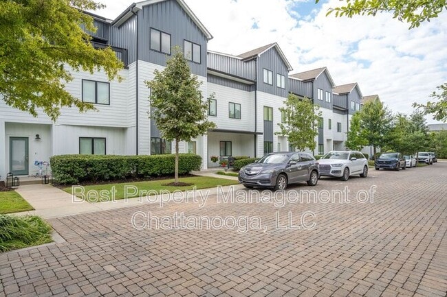 Building Photo - 3111 St Elmo Ave