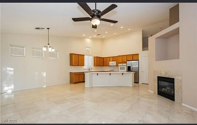 Building Photo - Beautiful 3-Bedroom + Loft Home for Rent in Summerlin!