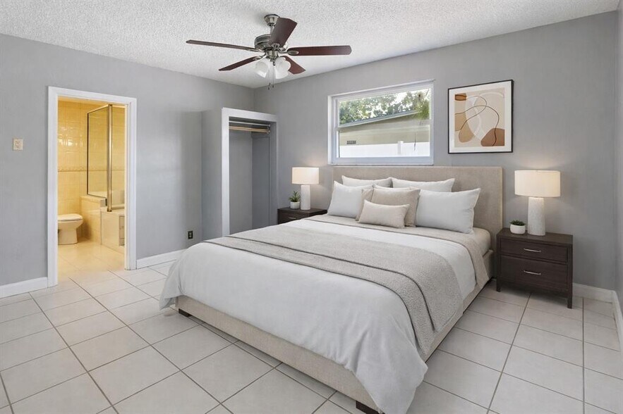 Building Photo - 3241 NW 40th St