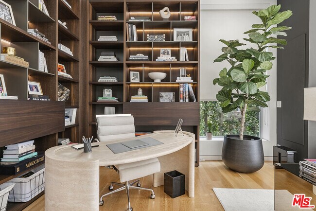 Building Photo - 1889 Rising Glen Rd