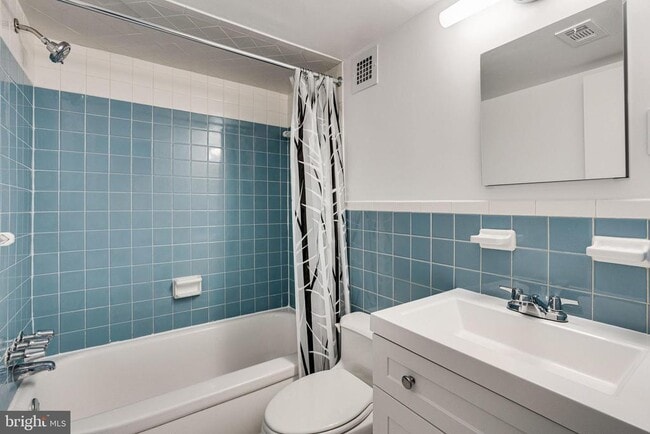 Building Photo - 9479 Fairfax Blvd