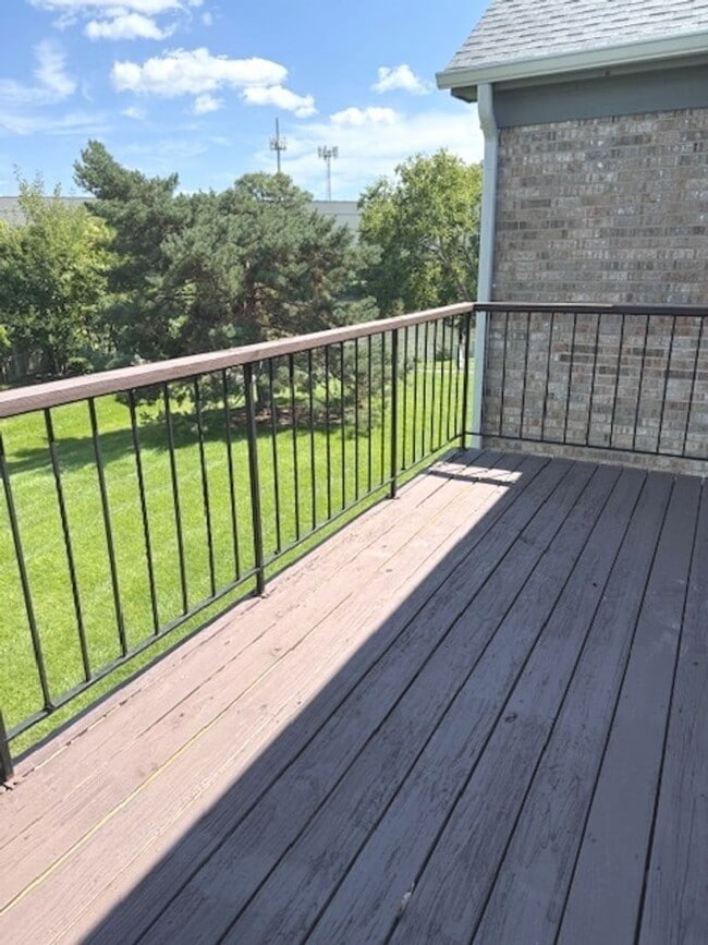 Building Photo - Beautiful 2 bedroom 2 Bathroom townhome
