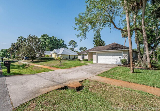 Building Photo - 141 39th Dr
