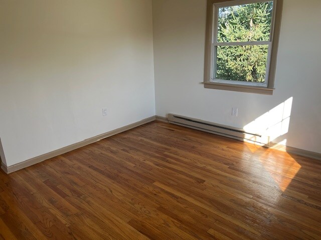 Building Photo - 216 Redwood St