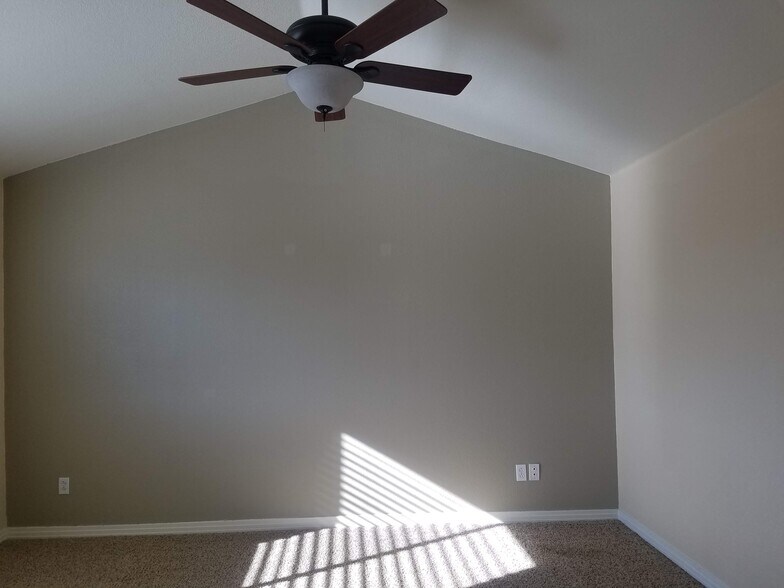 master bedroom - 695 S Depew St