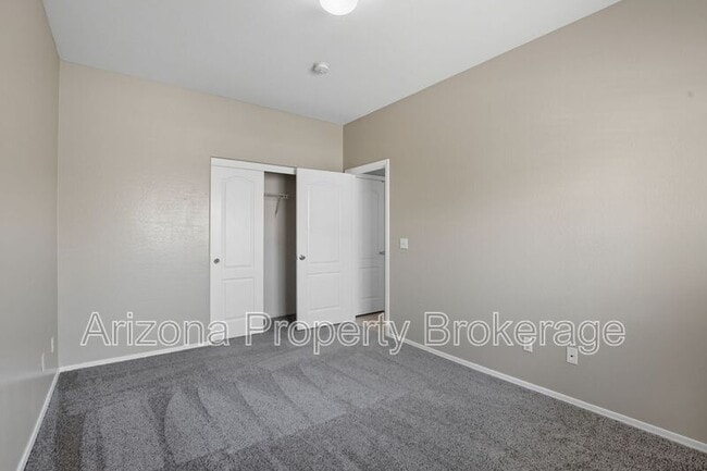 Building Photo - 2219 N 92nd Dl