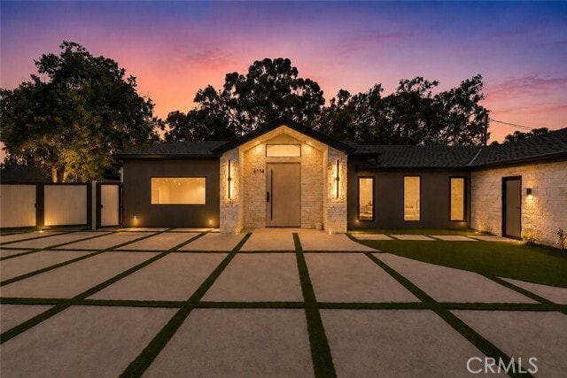 Building Photo - 6114 Sadring Ave