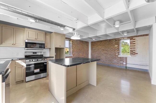 Building Photo - 1420 FM 1960