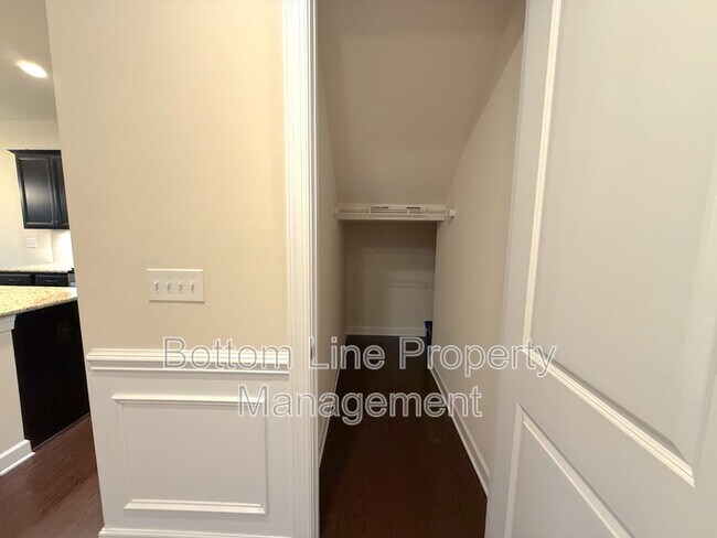 Building Photo - 5688 Garrow Glen Rd