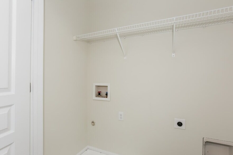 Building Photo - 10430 Carver Falls Rd