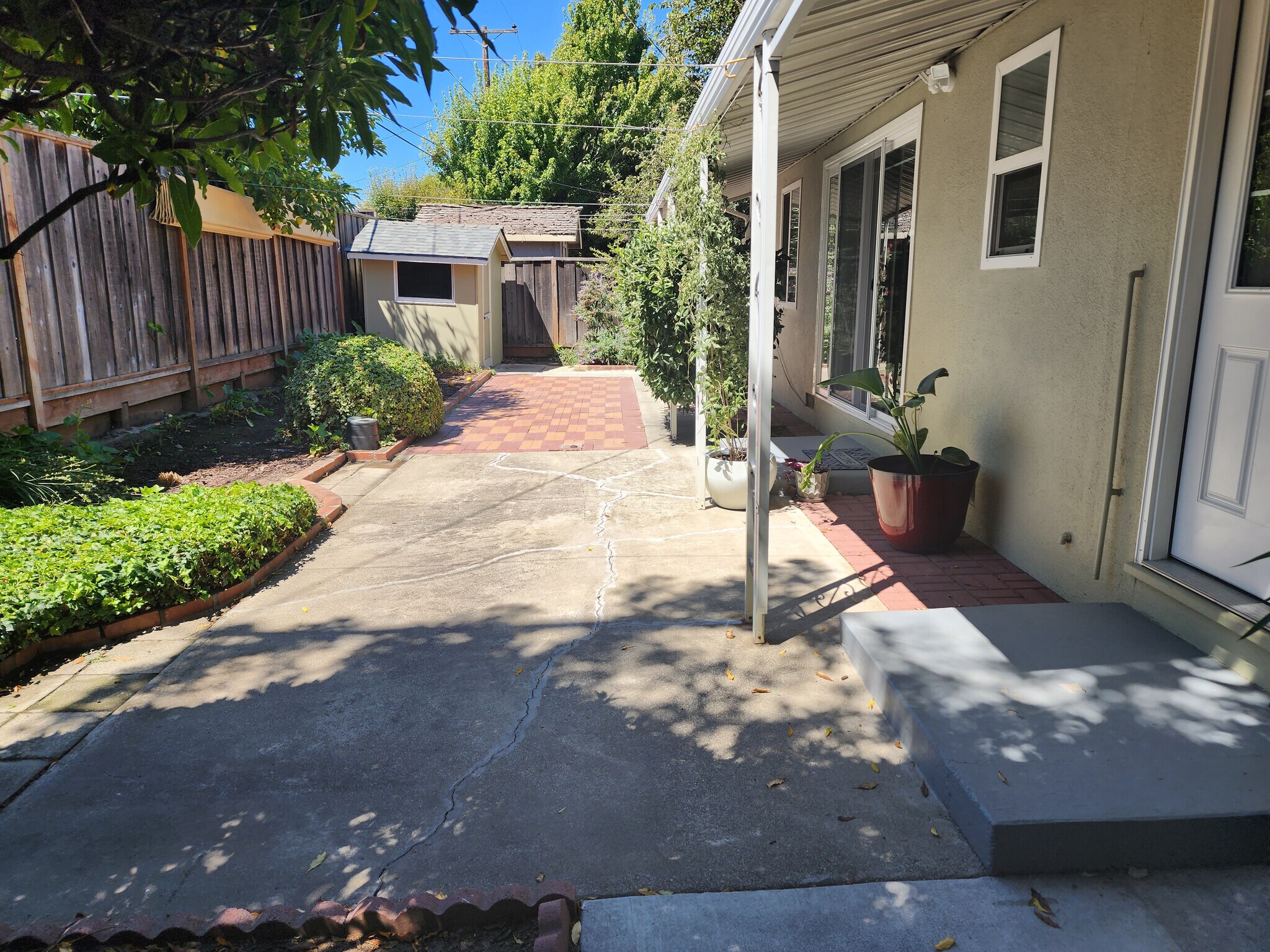 Building Photo - 5020 Rio Vista Ave