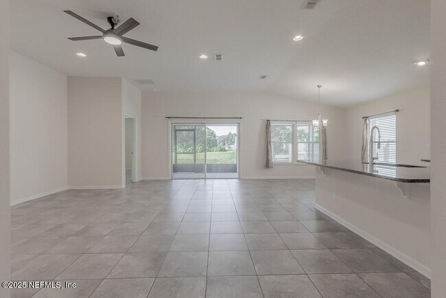Building Photo - 12613 Itani Ct