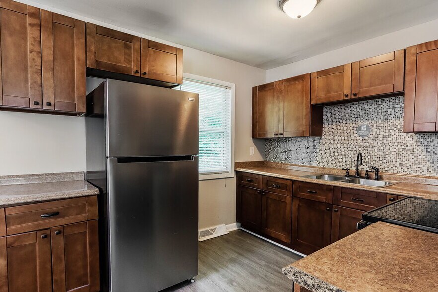 Building Photo - 748 Barclay Ln