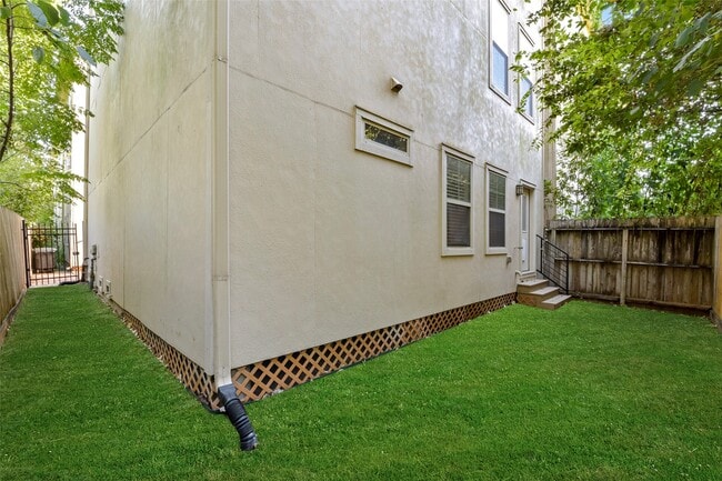 Building Photo - 5226 Kiam St