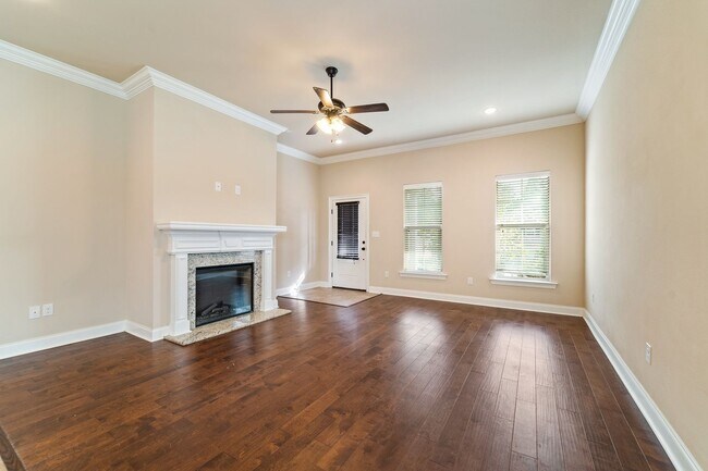 Building Photo - 782 Serpentine Dr