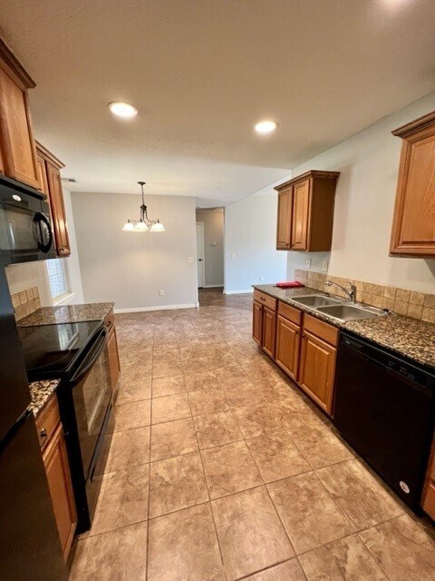 Building Photo - 4041 W Spring House Dr