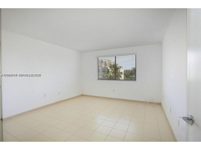 Building Photo - 255 Galen Dr