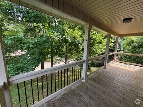 Building Photo - Oakley - Modern Three Bedroom
