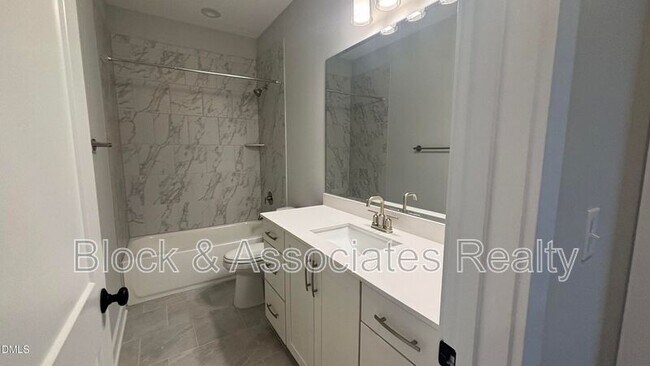 Building Photo - 200 E Moore St