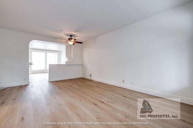 Building Photo - 581 N Pageant Dr
