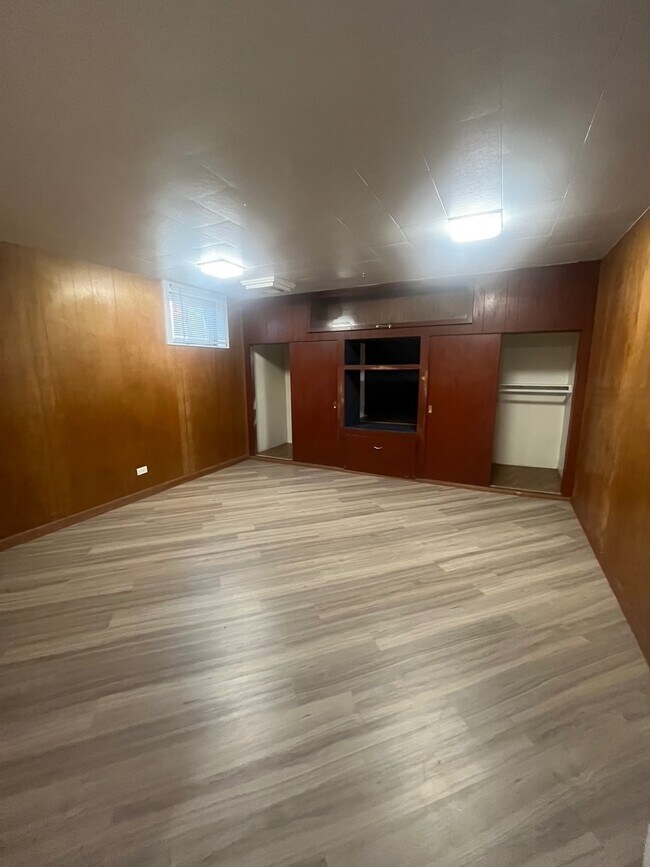 Building Photo - 6448 Iris Way