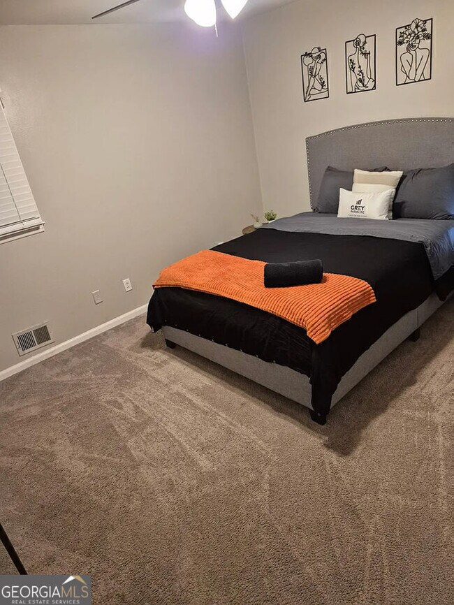 Building Photo - 6903 Doncaster Rd