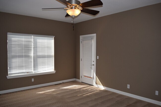 Building Photo - Gorgeous Home Located in Osage Hills Subdivision