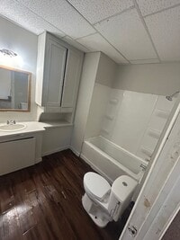 Building Photo - 303 Jervis St