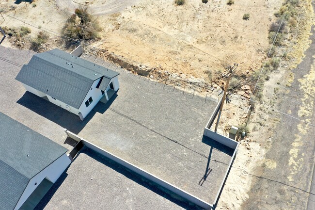 Building Photo - 7492 S Branding Iron Rd