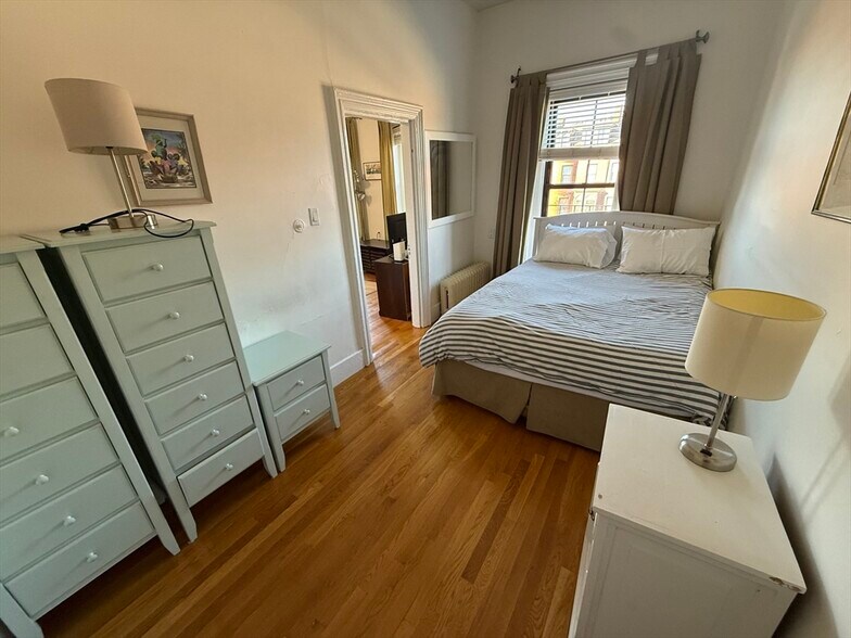 Building Photo - 670 Tremont St