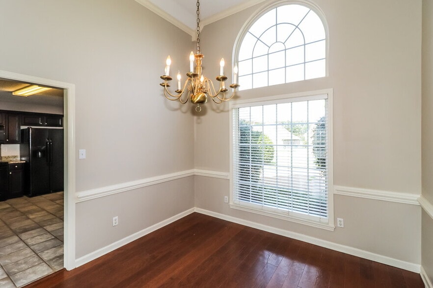 Building Photo - 5061 Thornebrook Cove